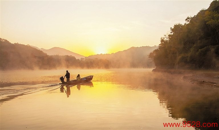 信丰：湖光山色如诗画（图）